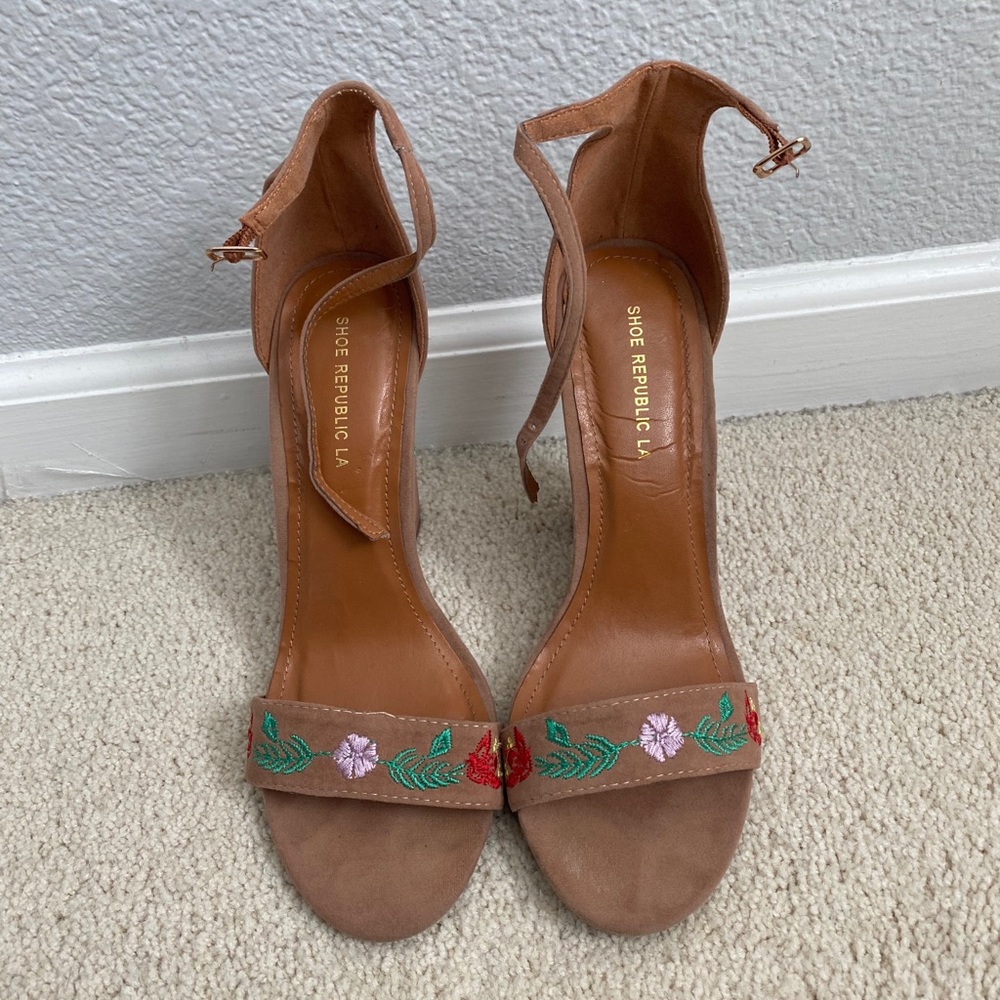 Nude floral embroidered heels